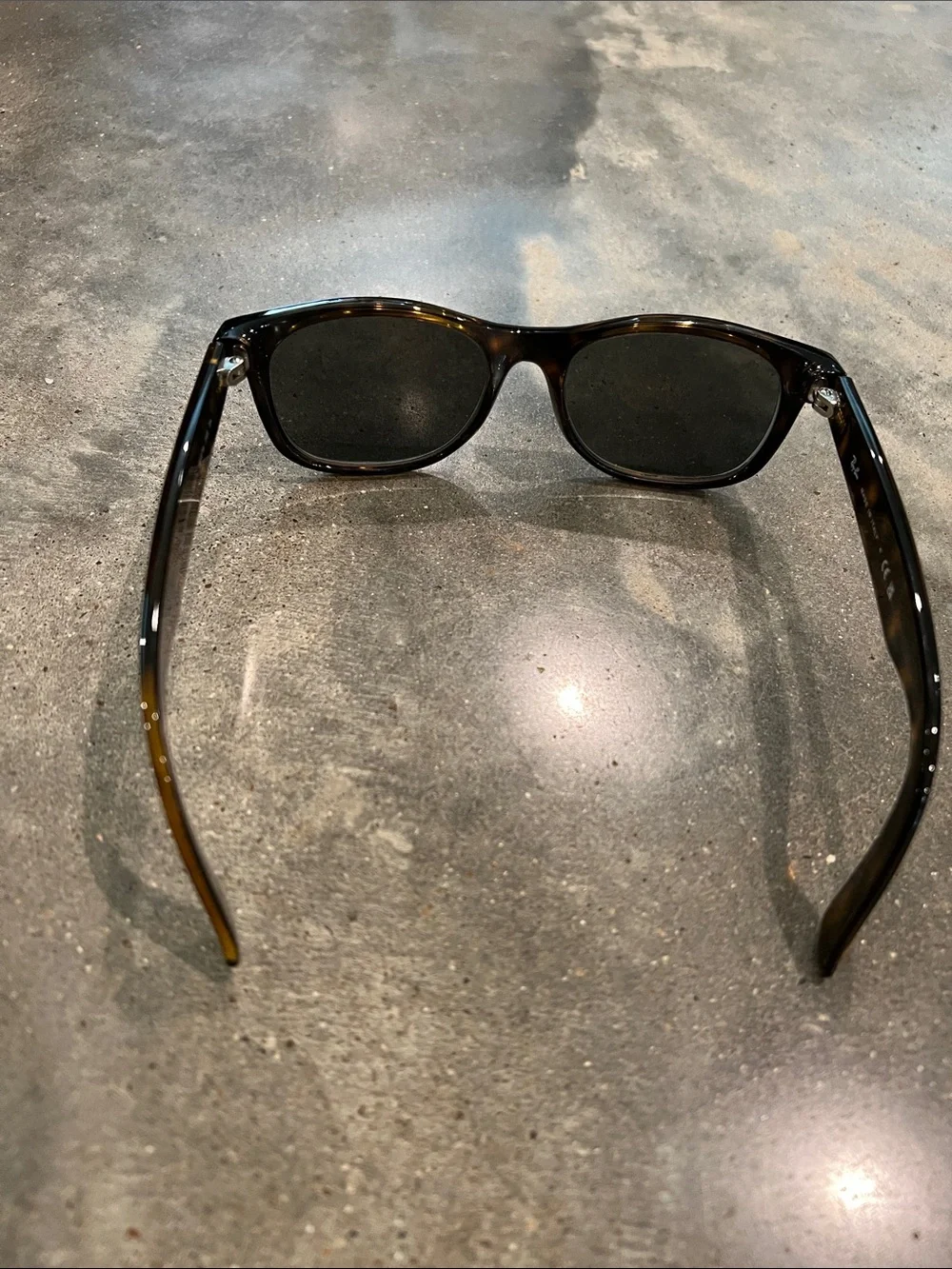 Ray-Ban brown pattern Sunglasses with Brown Case